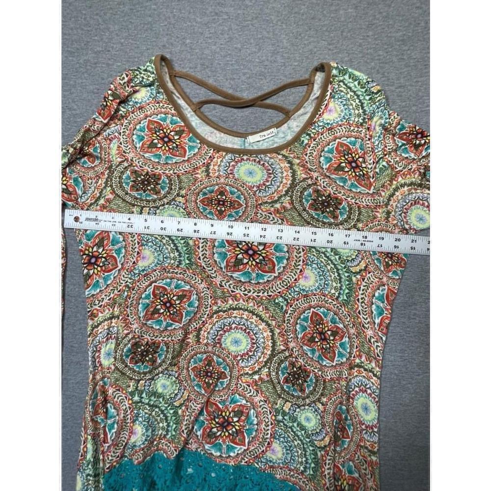 Women’s Tru Self shark bite shirt. Ladies large very flowy - Picture 4 of 6
